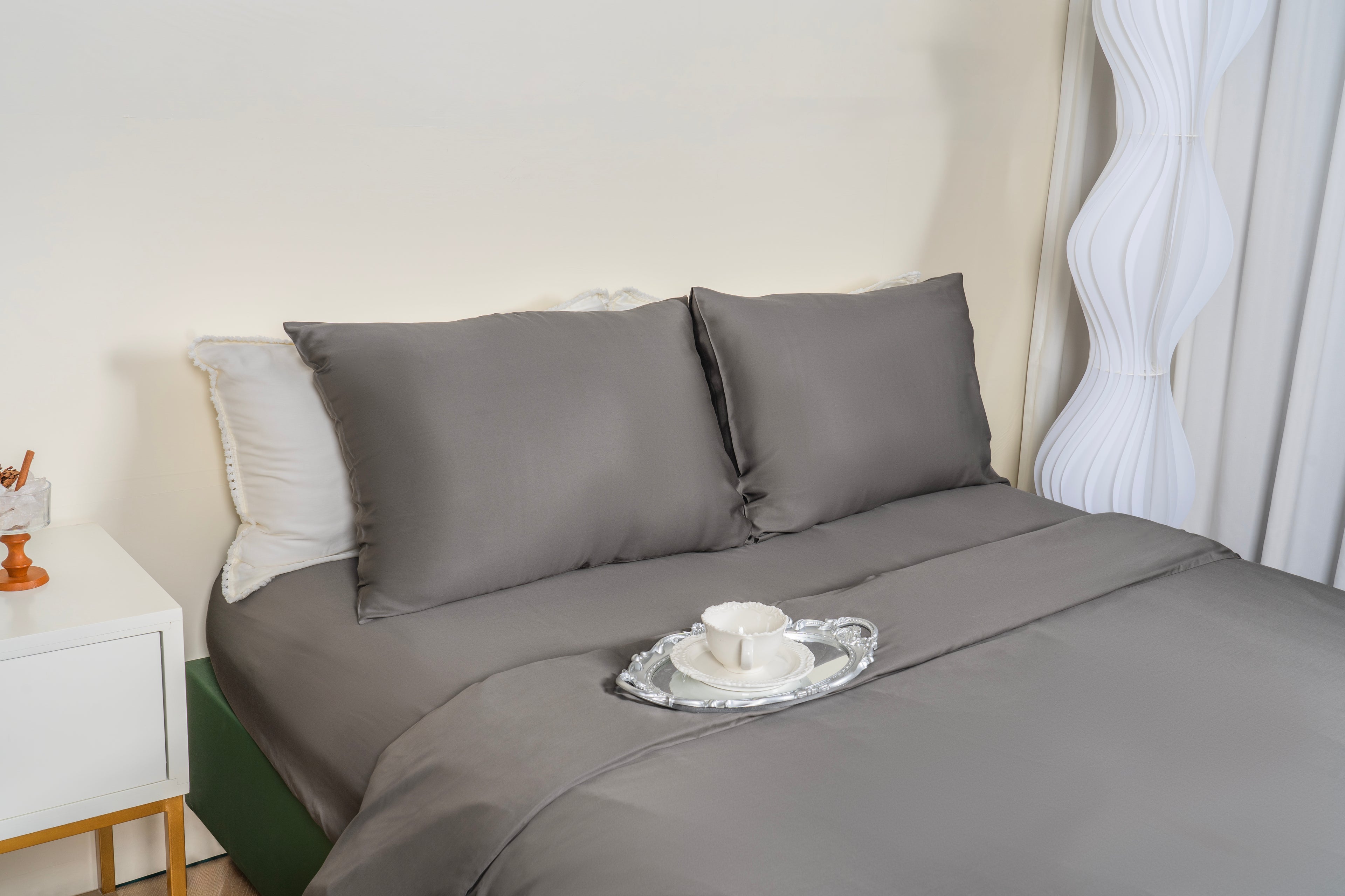 Taies d'oreiller gris foncé